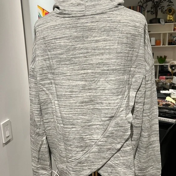 Eddie Bauer Women’s Heather Gray Oversized Cowl Neck hooded Sweater - Picture 4 of 7
